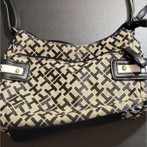 Tommy hilfiger purse
